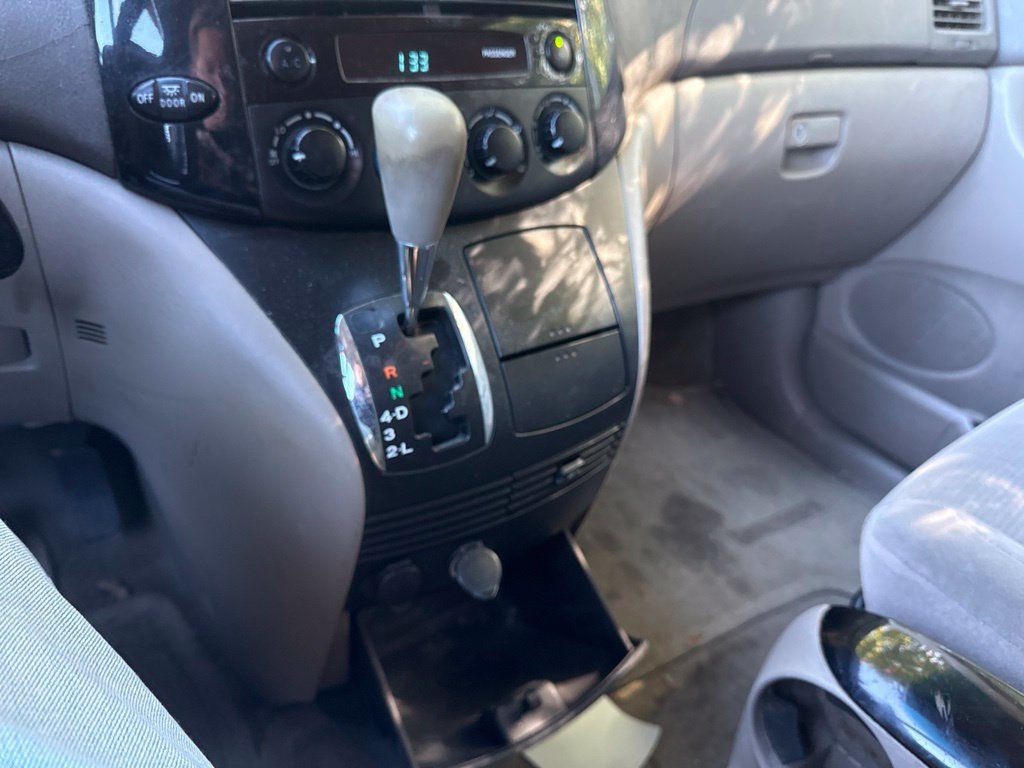2004 Toyota Sienna  - 23096872 - 14