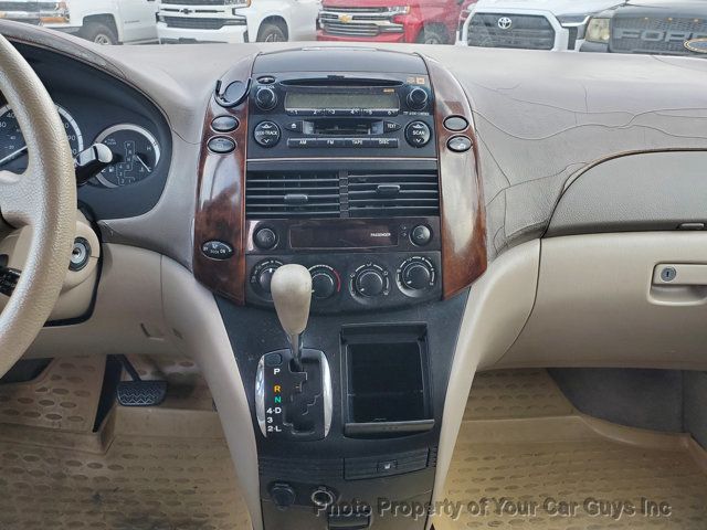 2004 Toyota Sienna  - 22979804 - 12