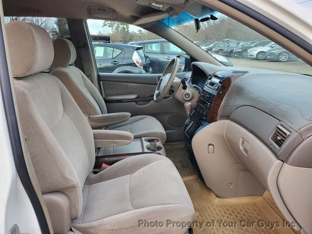 2004 Toyota Sienna  - 22979804 - 15