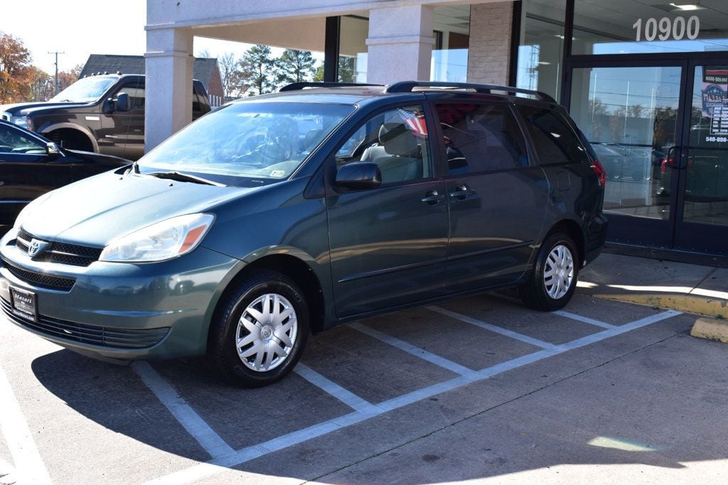 2004 Toyota Sienna 5dr CE FWD 7-Passenger - 22674703 - 7