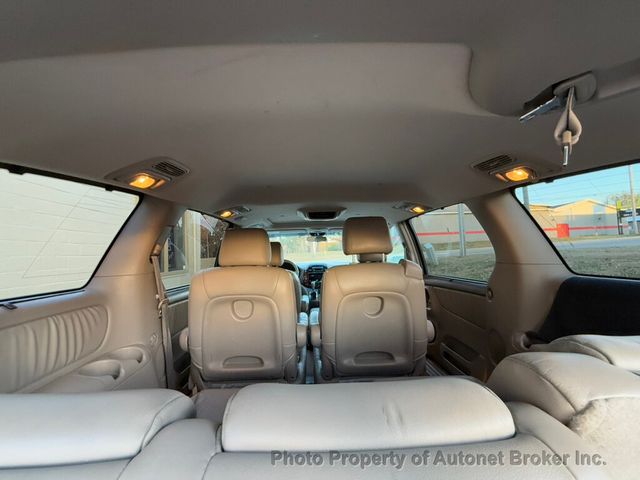 2004 Toyota Sienna 5dr XLE FWD - 22946767 - 30