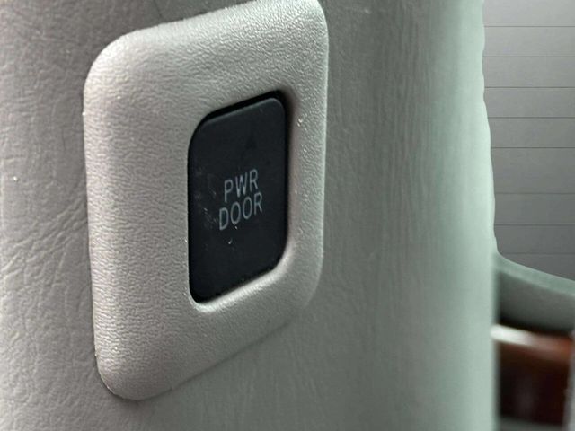 2004 Toyota Sienna XLE Limited 7 Passenger AWD 4dr Mini Van - 22944044 - 17