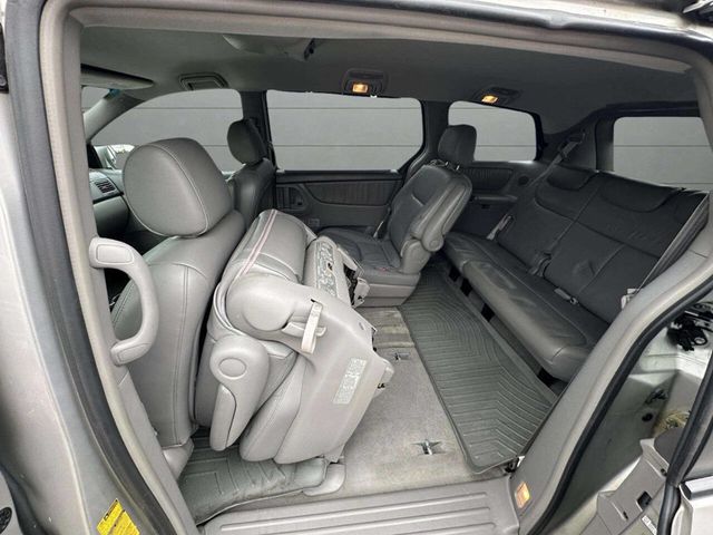 2004 Toyota Sienna XLE Limited 7 Passenger AWD 4dr Mini Van - 22944044 - 18