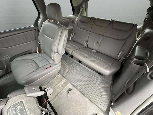 2004 Toyota Sienna XLE Limited 7 Passenger AWD 4dr Mini Van - 22944044 - 19