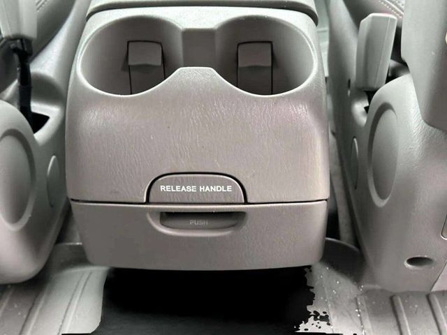 2004 Toyota Sienna XLE Limited 7 Passenger AWD 4dr Mini Van - 22944044 - 28