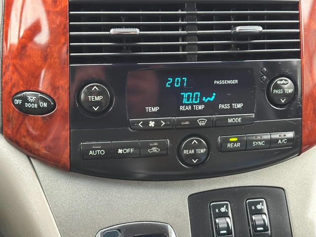 2004 Toyota Sienna XLE Limited 7 Passenger AWD 4dr Mini Van - 22944044 - 46