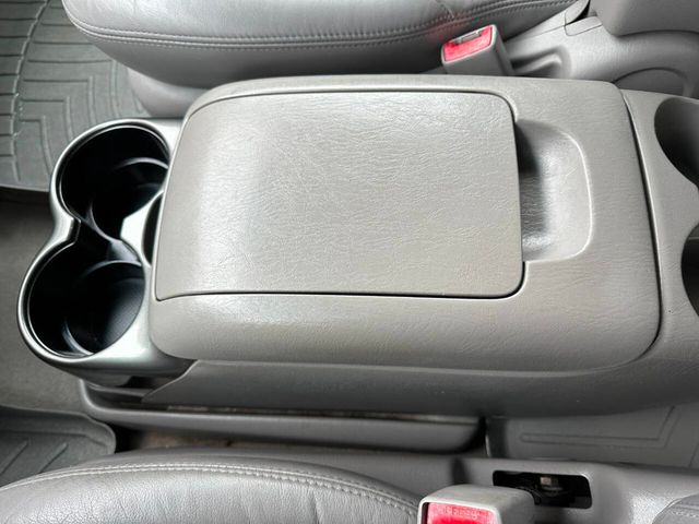 2004 Toyota Sienna XLE Limited 7 Passenger AWD 4dr Mini Van - 22944044 - 50