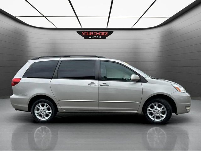 2004 Toyota Sienna XLE Limited 7 Passenger AWD 4dr Mini Van - 22944044 - 5