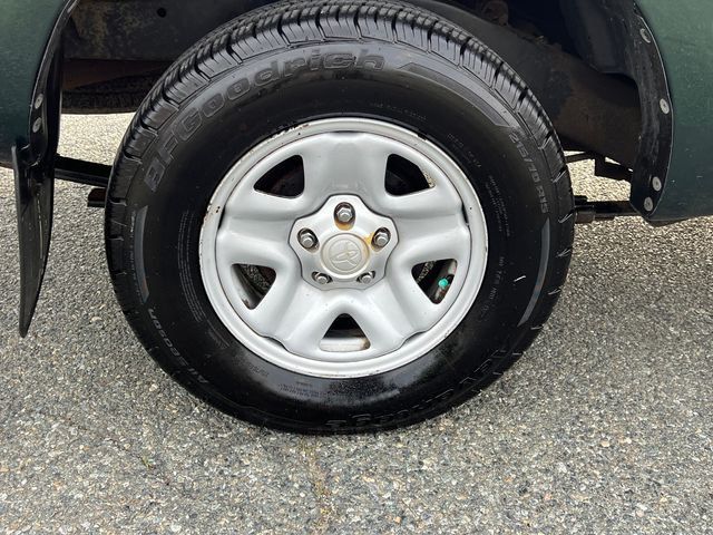 2004 Toyota Tacoma XtraCab Manual - 23028581 - 13