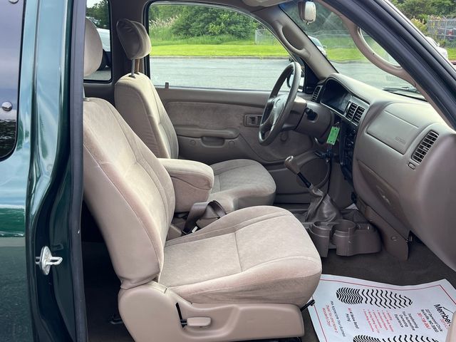 2004 Toyota Tacoma XtraCab Manual - 23028581 - 14
