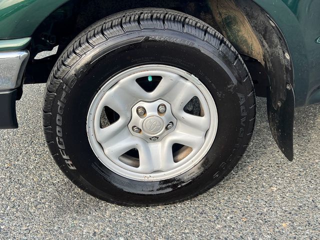 2004 Toyota Tacoma XtraCab Manual - 23028581 - 8