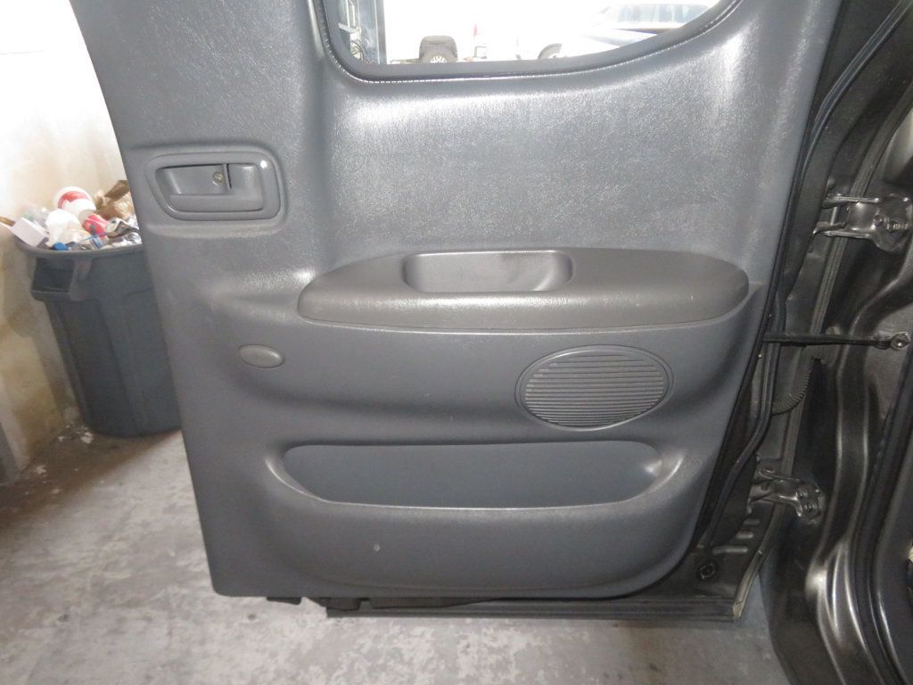 2004 Toyota Tundra EXTRA CLEAN TUNDRA  ACCESS CAB VERY NICE V8 RUNS GREAT  - 23043063 - 26
