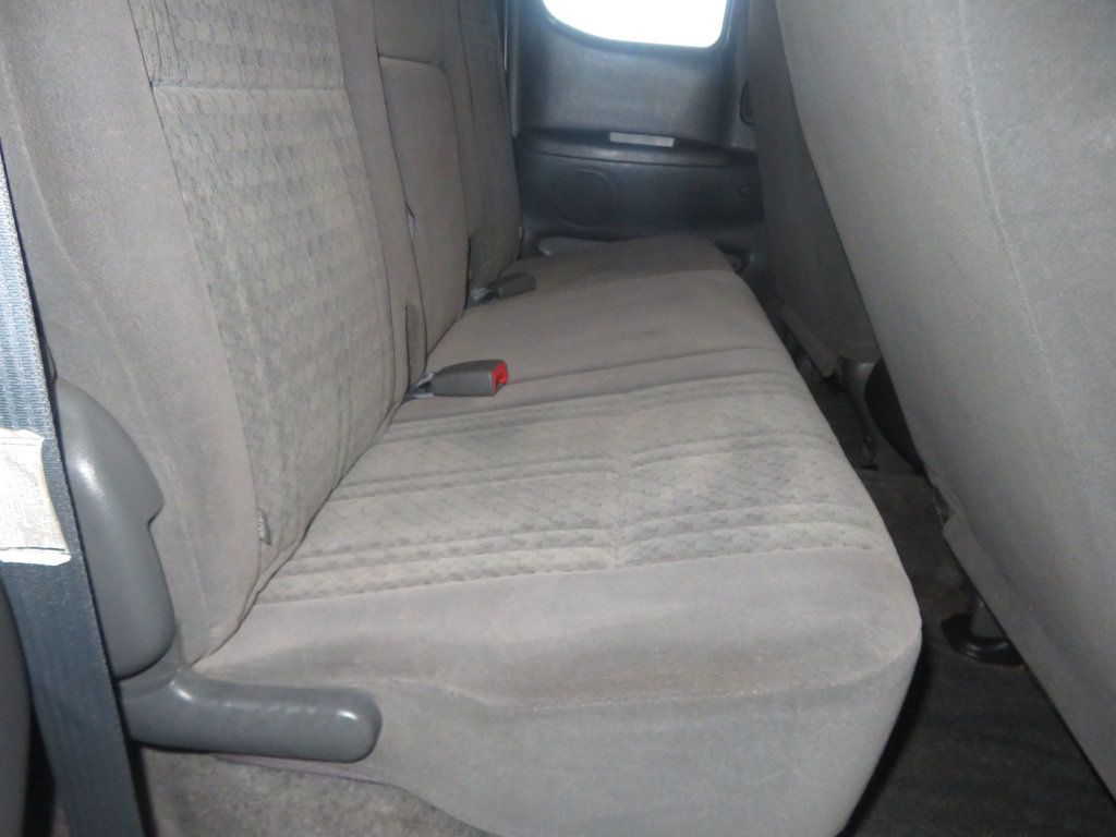 2004 Toyota Tundra EXTRA CLEAN TUNDRA  ACCESS CAB VERY NICE V8 RUNS GREAT  - 23043063 - 28