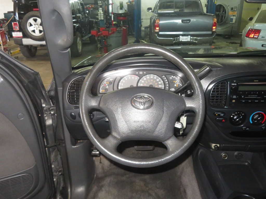 2004 Toyota Tundra EXTRA CLEAN TUNDRA  ACCESS CAB VERY NICE V8 RUNS GREAT  - 23043063 - 33