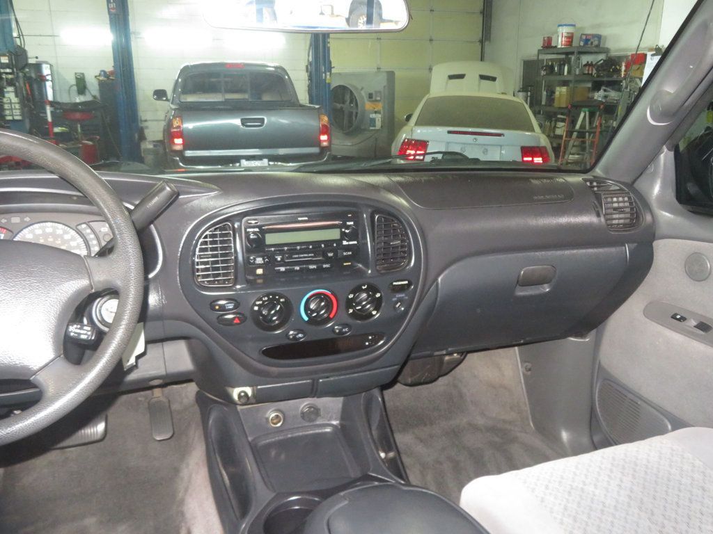 2004 Toyota Tundra EXTRA CLEAN TUNDRA  ACCESS CAB VERY NICE V8 RUNS GREAT  - 23043063 - 34