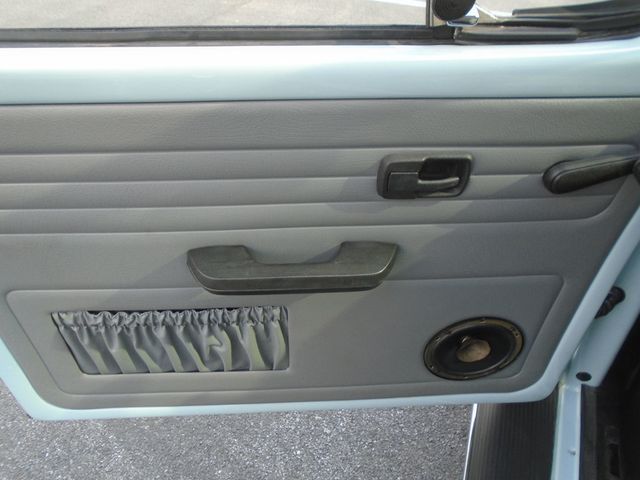 2004 Volkswagen Beetle  - 22591576 - 9