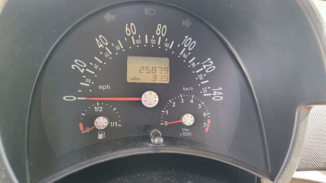 2004 Volkswagen New Beetle Coupe 2dr Coupe GLS Automatic - 22156633 - 9