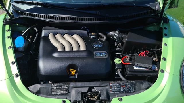 2004 Volkswagen New Beetle Coupe 2dr Coupe GLS Automatic - 22156633 - 17