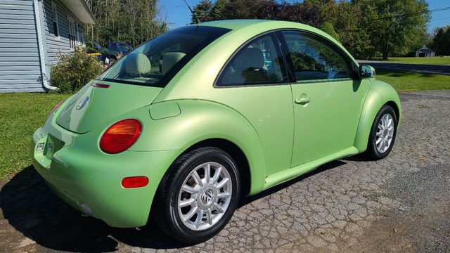 2004 Volkswagen New Beetle Coupe 2dr Coupe GLS Automatic - 22156633 - 5