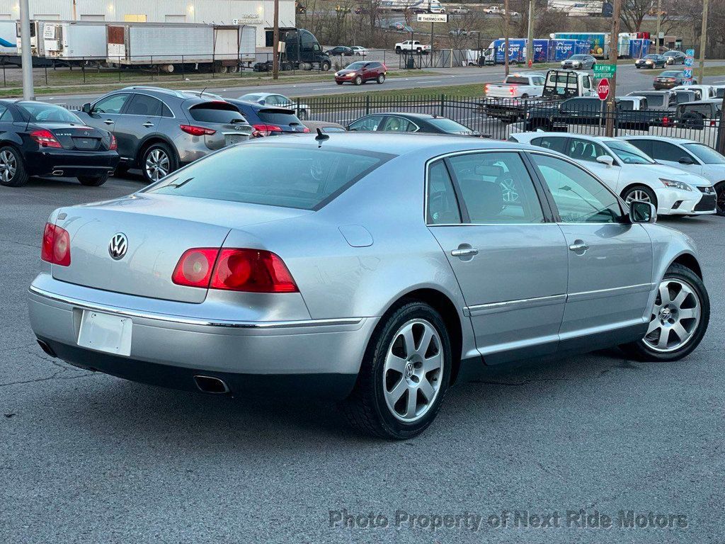 2004 Volkswagen Phaeton V8 photo 2