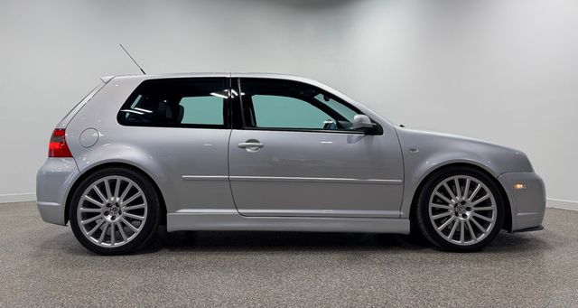 2004 Volkswagen R32 2dr Hatchback 6-Speed Manual - 22987861 - 18