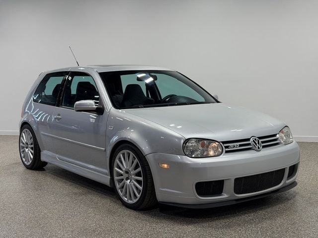 2004 Volkswagen R32 2dr Hatchback 6-Speed Manual - 22987861 - 19
