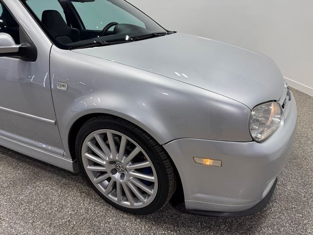 2004 Volkswagen R32 2dr Hatchback 6-Speed Manual - 22987861 - 20