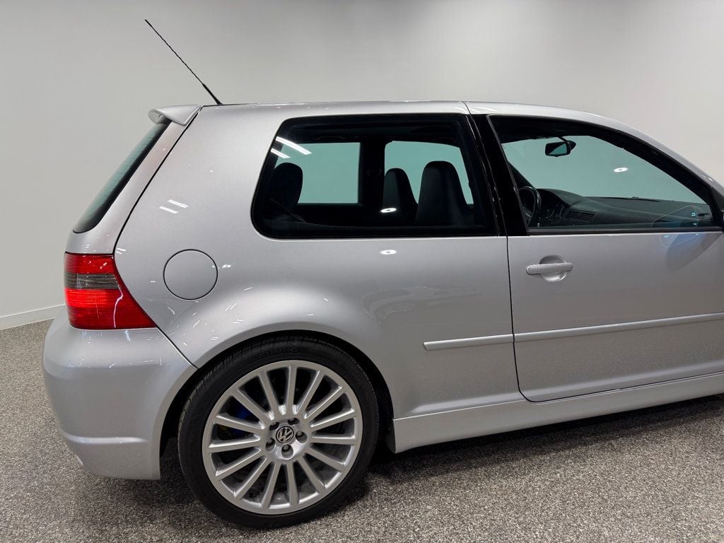2004 Volkswagen R32 2dr Hatchback 6-Speed Manual - 22987861 - 22
