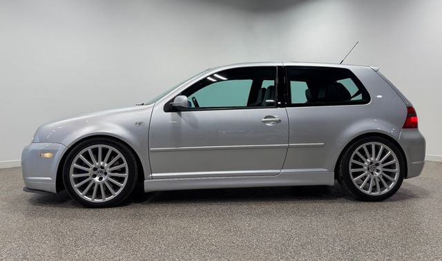2004 Volkswagen R32 2dr Hatchback 6-Speed Manual - 22987861 - 24