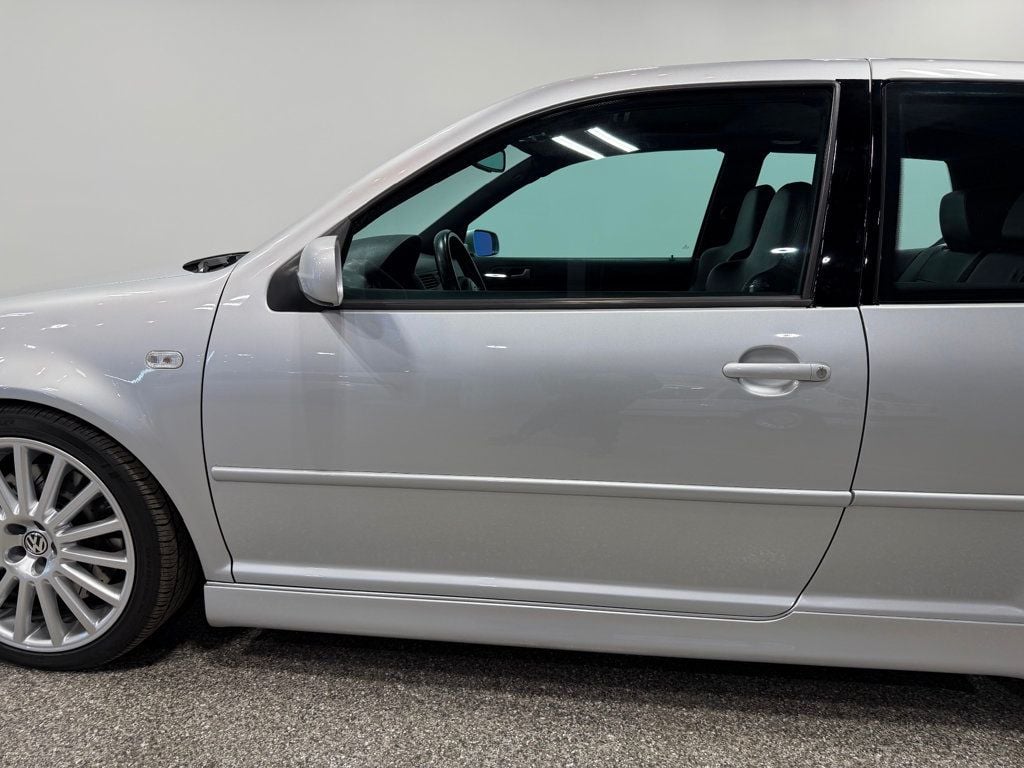 2004 Volkswagen R32 2dr Hatchback 6-Speed Manual - 22987861 - 26