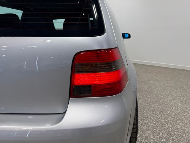 2004 Volkswagen R32 2dr Hatchback 6-Speed Manual - 22987861 - 33