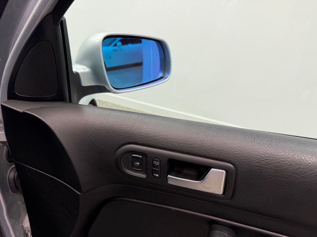 2004 Volkswagen R32 2dr Hatchback 6-Speed Manual - 22987861 - 34