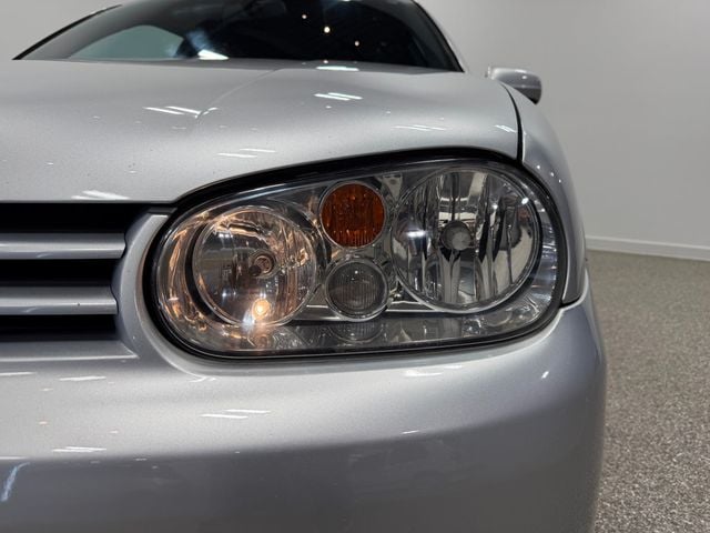 2004 Volkswagen R32 2dr Hatchback 6-Speed Manual - 22987861 - 3