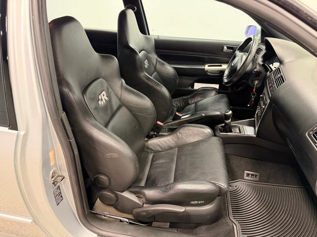 2004 Volkswagen R32 2dr Hatchback 6-Speed Manual - 22987861 - 41