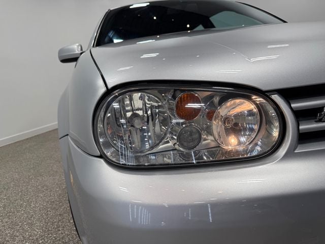 2004 Volkswagen R32 2dr Hatchback 6-Speed Manual - 22987861 - 4