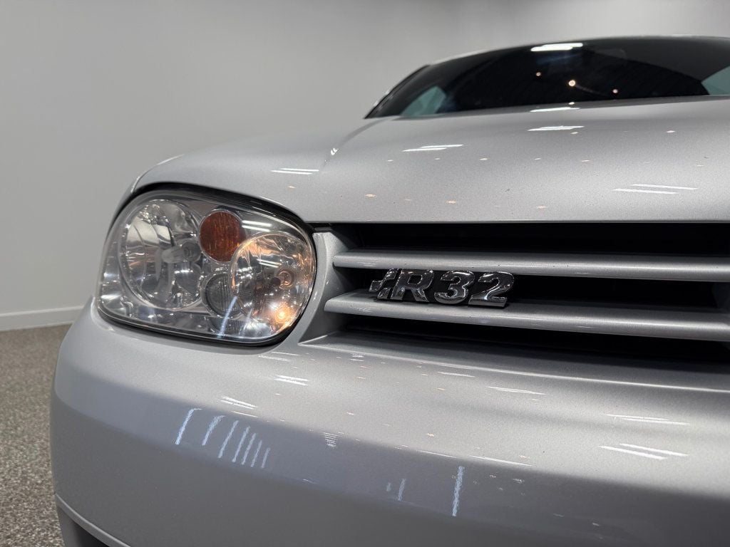 2004 Volkswagen R32 2dr Hatchback 6-Speed Manual - 22987861 - 5