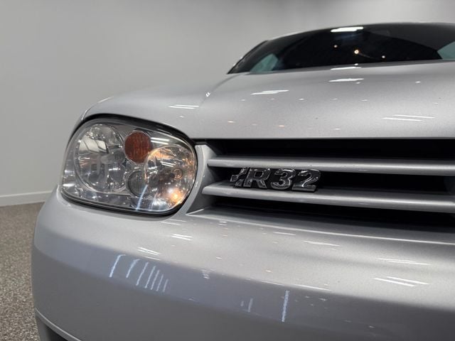 2004 Volkswagen R32 2dr Hatchback 6-Speed Manual - 22987861 - 5