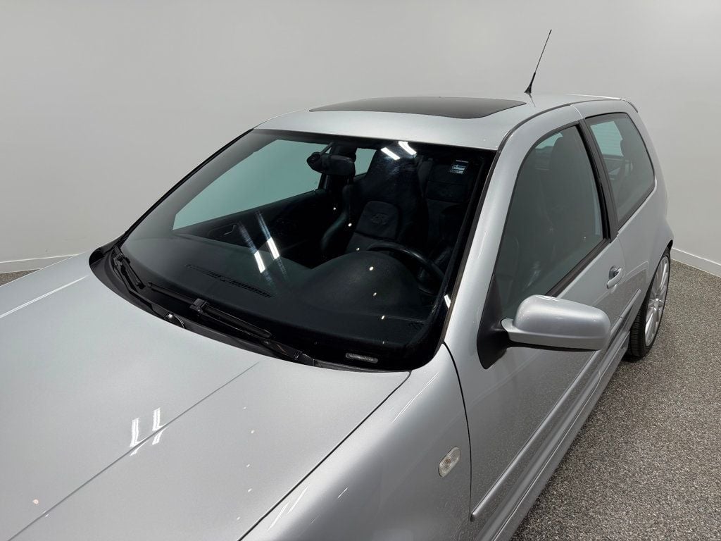 2004 Volkswagen R32 2dr Hatchback 6-Speed Manual - 22987861 - 7