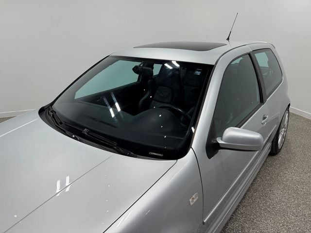 2004 Volkswagen R32 2dr Hatchback 6-Speed Manual - 22987861 - 7