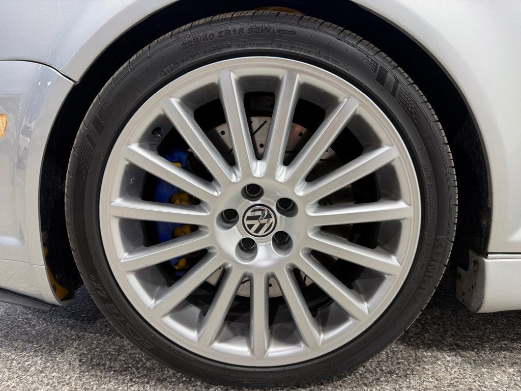 2004 Volkswagen R32 2dr Hatchback 6-Speed Manual - 22987861 - 8