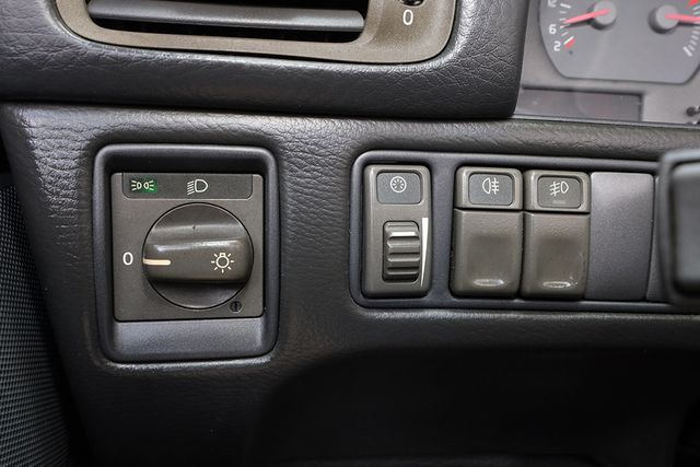 2004 Volvo C70 2dr Convertible 2.3L Turbo Automatic - 23043361 - 35