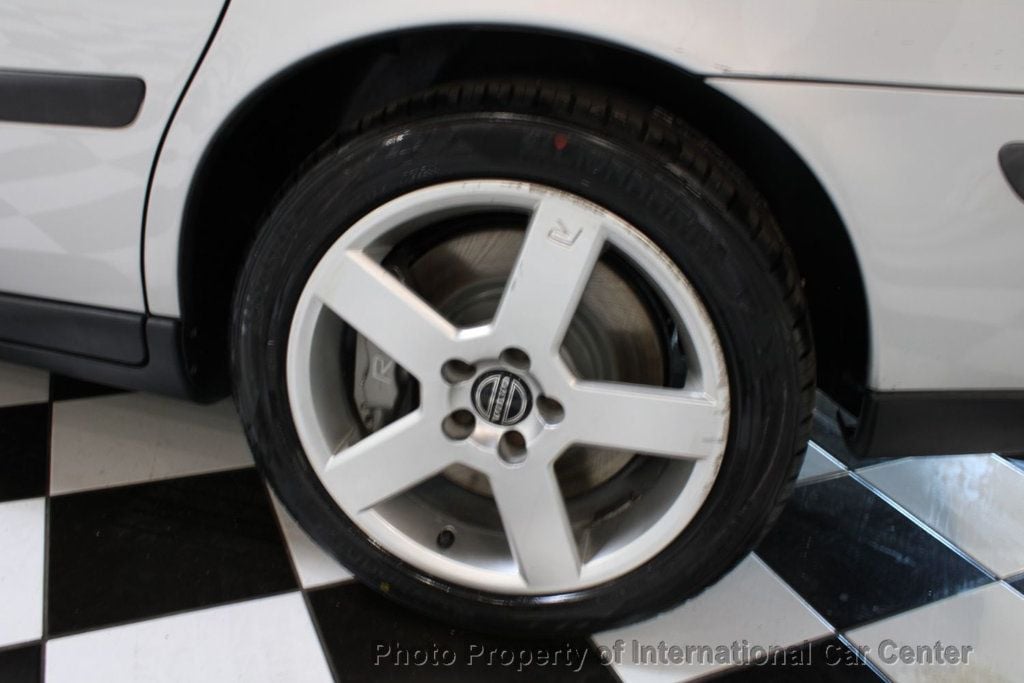 2004 Volvo V70 R - New tires - Just serviced!  - 22454197 - 40