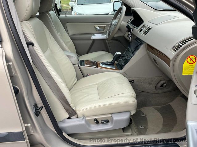 2004 Volvo XC90 2004 VOLVO XC90 2.5L TURBO AWD 3RD ROW 1-OWNER 615-730-9991 - 23019833 - 9