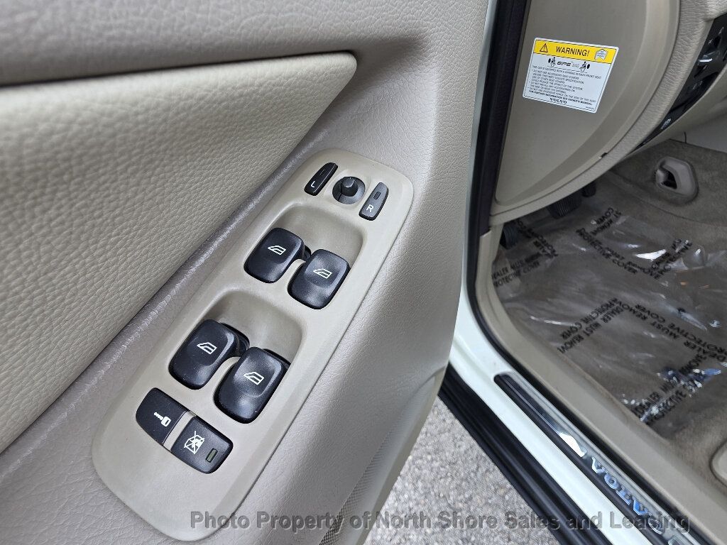 2004 Volvo XC90 2.5T AWD - 23060840 - 17
