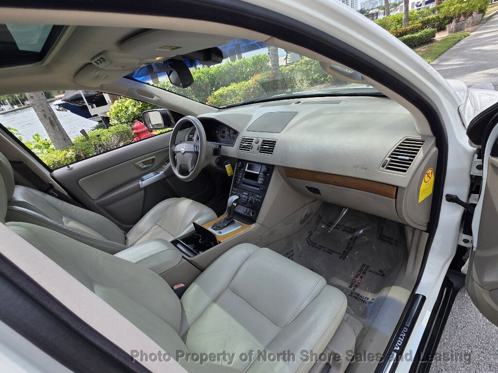 2004 Volvo XC90 2.5T AWD - 23060840 - 30