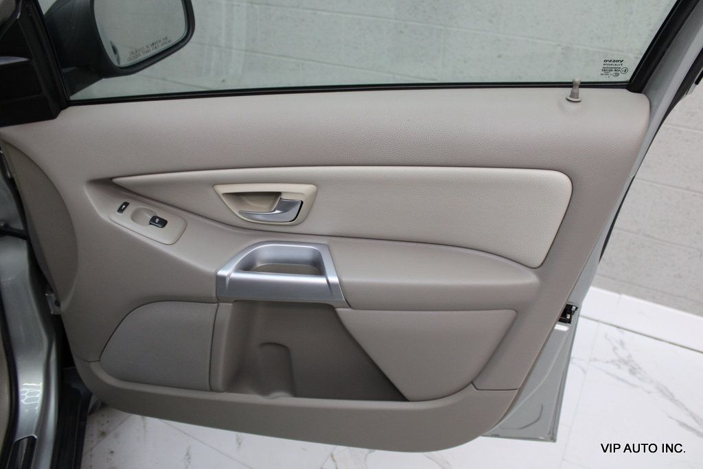 2004 Volvo XC90 4dr 2.5L Turbo w/Sunroof/3rd Row - 23070827 - 13