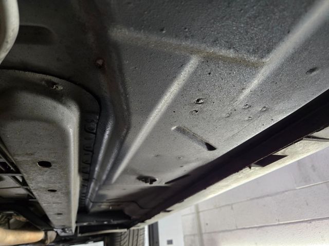 2005 Cadillac CTS-V 4dr Sedan - 22974821 - 17