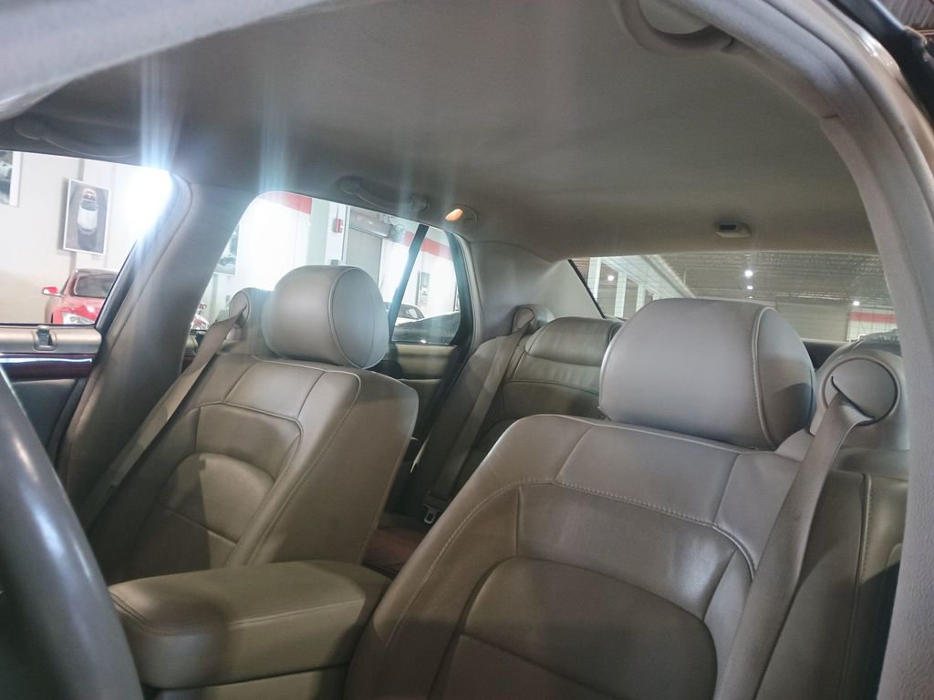 2005 Cadillac DeVille 4dr Sedan DTS Clean Carfax Florida Car - 22974277 - 16