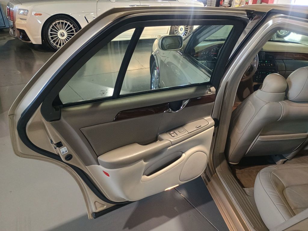 2005 Cadillac DeVille 4dr Sedan DTS Clean Carfax Florida Car - 22974277 - 26