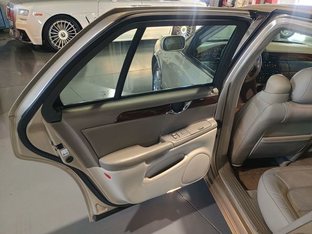 2005 Cadillac DeVille 4dr Sedan DTS Clean Carfax Florida Car - 22974277 - 26